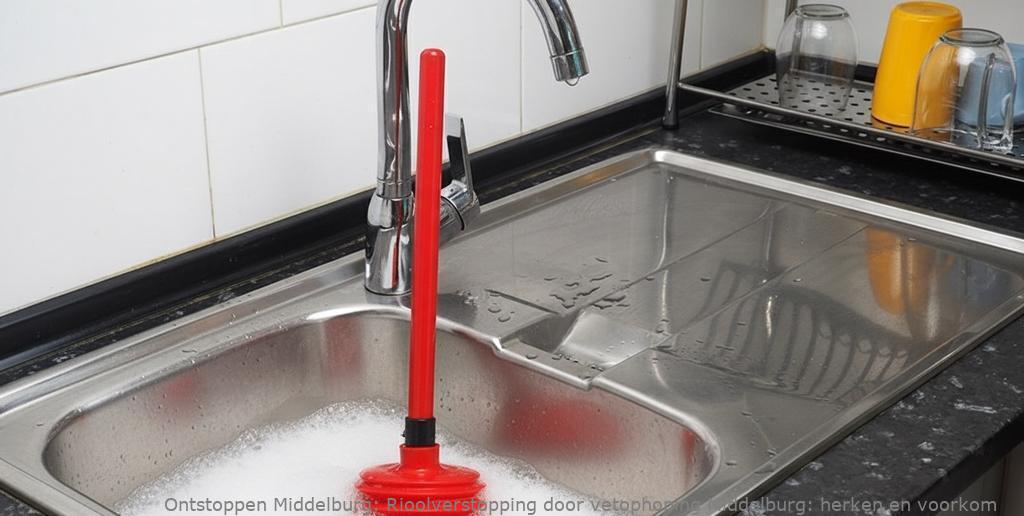 Rioolverstopping door vetophoping Middelburg: herken en voorkom